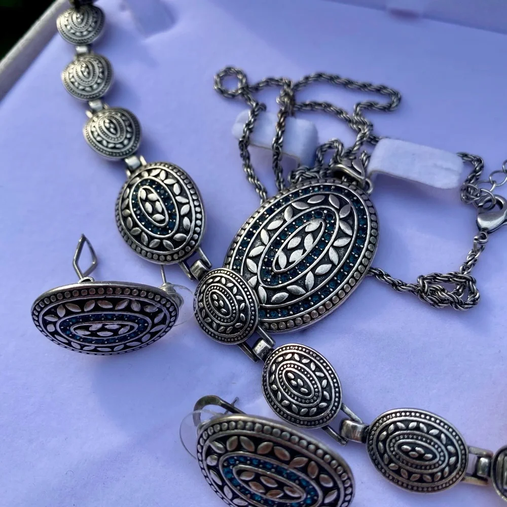 Abella Silver Necklace Elegant Jewelry set ( necklace, ring ,earrings, bracelet) - Picture 7 of 17